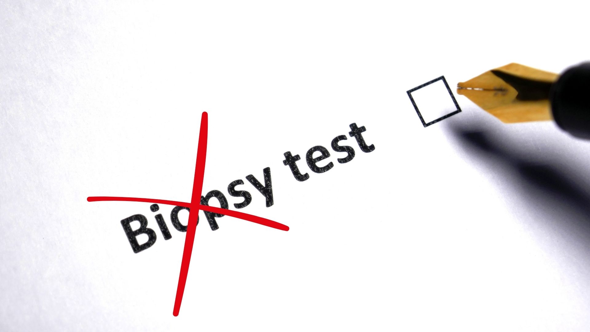 Immagine simbolica della PGT-A non invasiva: “Biopsy test” barrato, rappresenta il metodo alternativo senza biopsia per analisi genetica degli embrioni